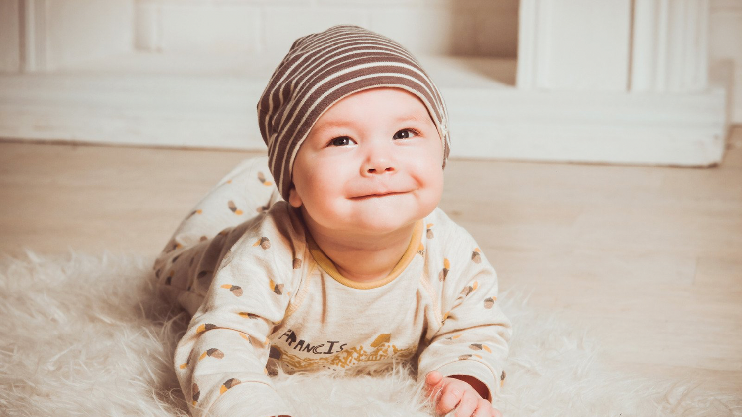 Capture baby smiling milestones in our memory books